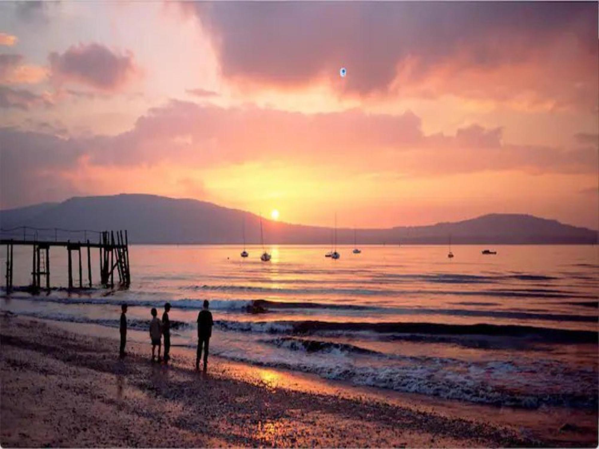 Pass The Keys Lovely In Holywood Lots Nearby Seaside Holiday home