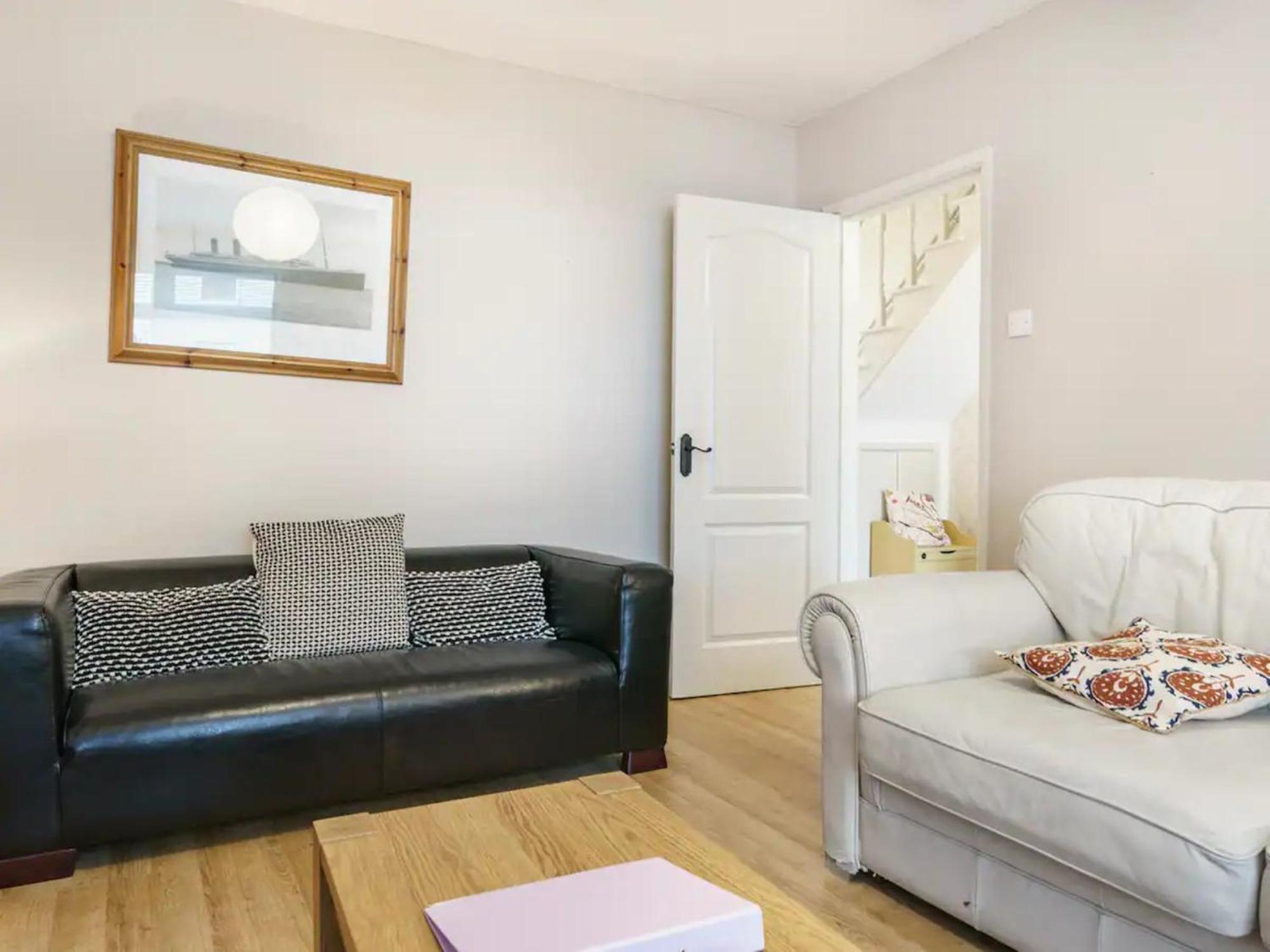 Pass The Keys Lovely In Holywood Lots Nearby Seaside * Holywood (Down)